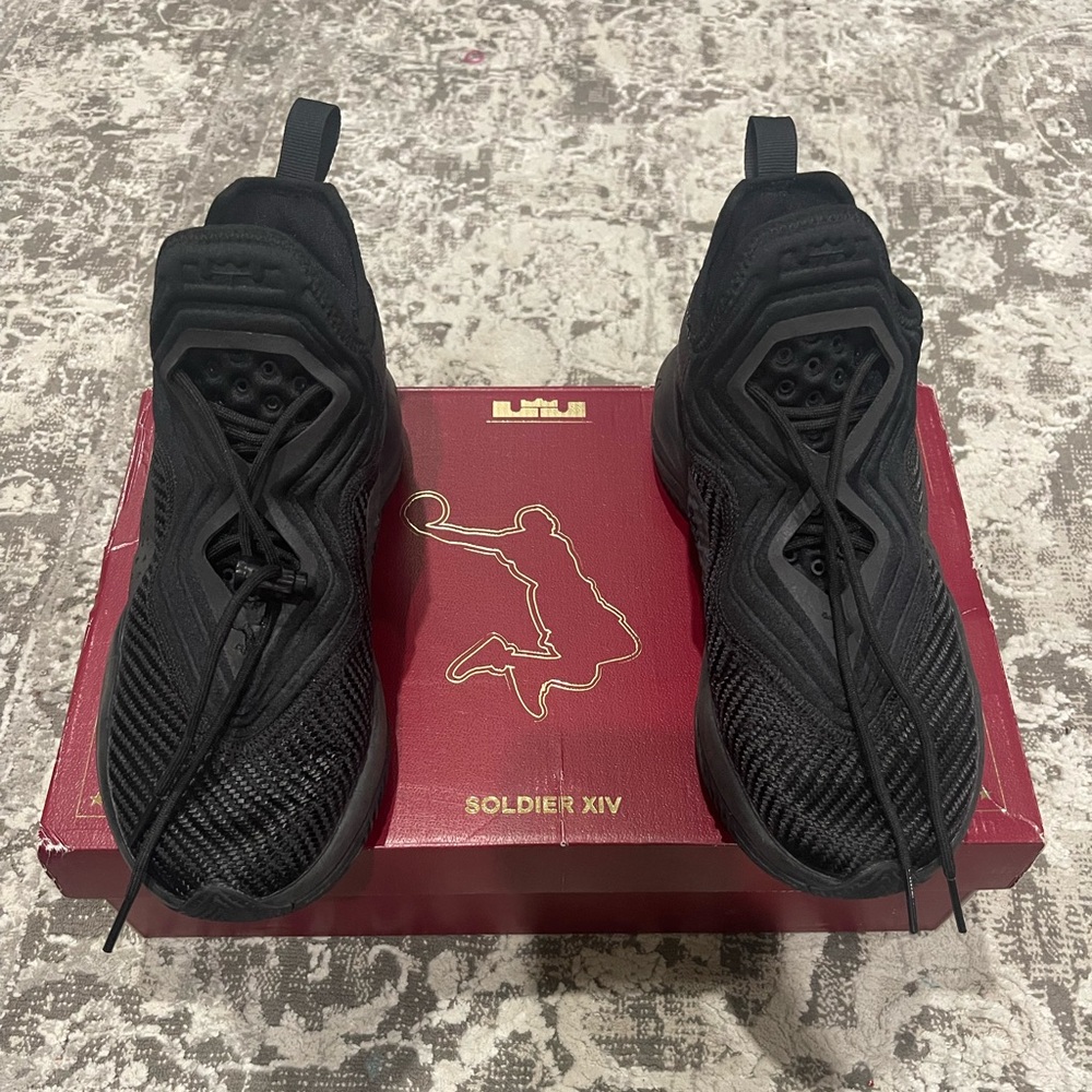 LEBRON Soldier XIV Men's Shoes